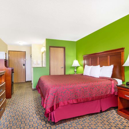 Days Inn & Suites By Wyndham Wichita Exteriér fotografie