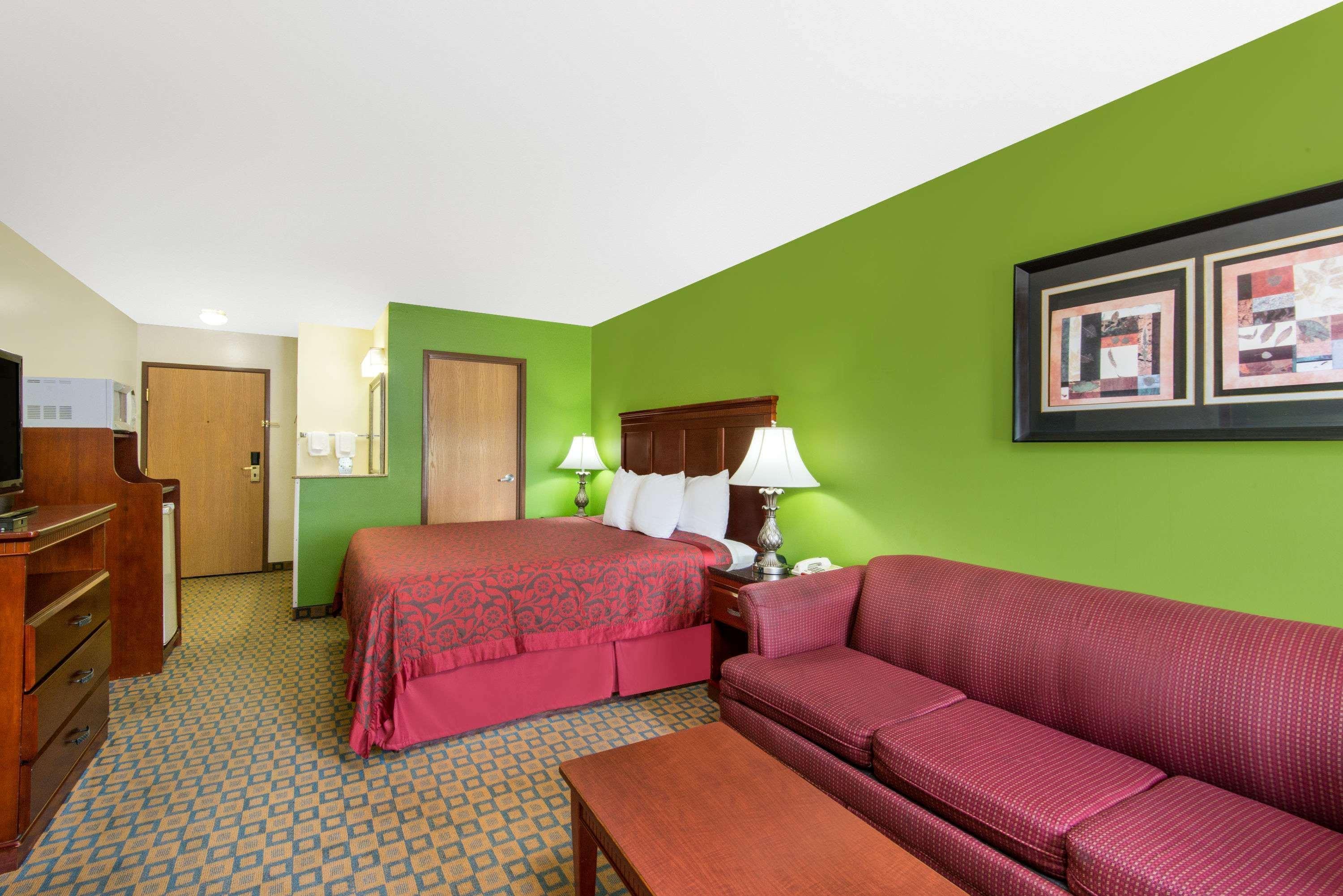 Days Inn & Suites By Wyndham Wichita Exteriér fotografie
